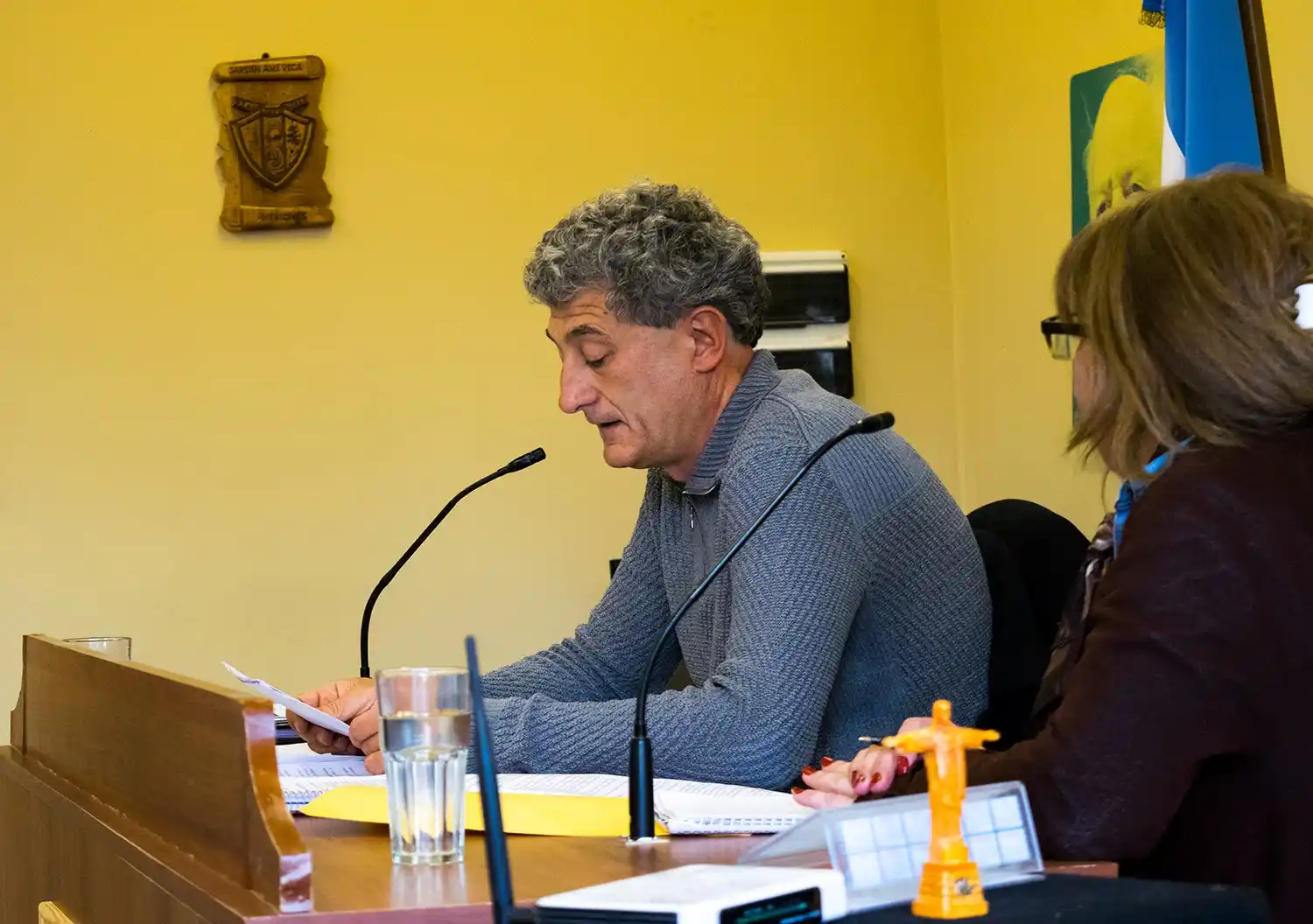 Denuncian a Barrera por la contratación de Santa Elena