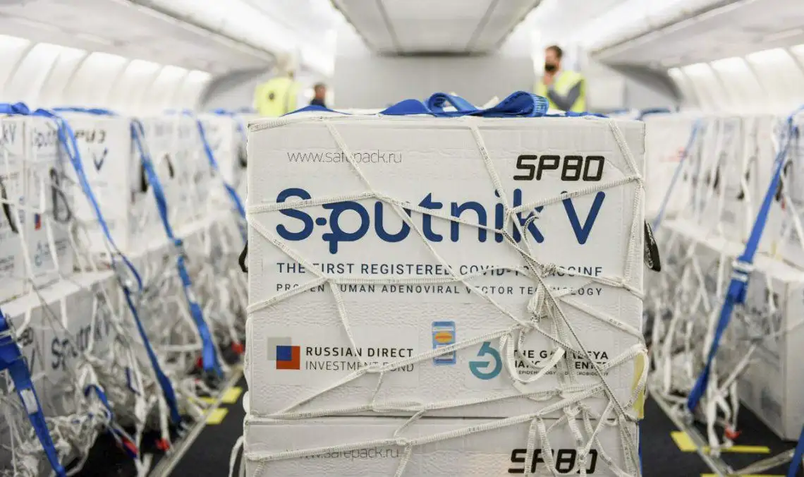 Sputnik V: The Lancet publicó una serie de advertencias