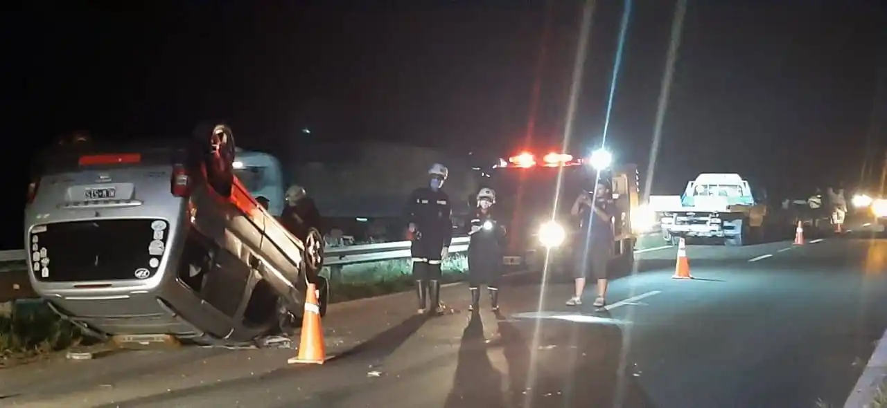 Un toro suelto en la ruta provocó un accidente múltiple: afortunadamente sin heridos graves