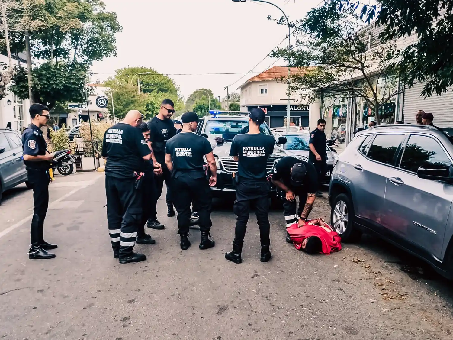 La Patrulla Municipal intervino ante disturbios protagonizados por trapitos en Castelli y Güemes