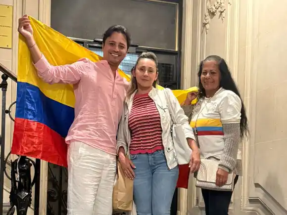 Esto deben hacer los colombianos en el exterior si quieren votar en elecciones del 2026