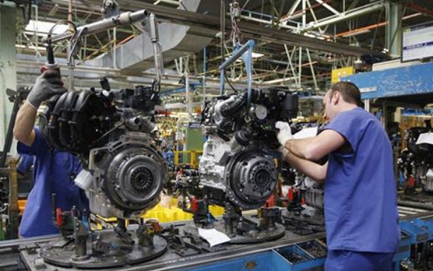 La industria lleva 18 meses de caída y acumula una baja de 7,2% en lo que va del año