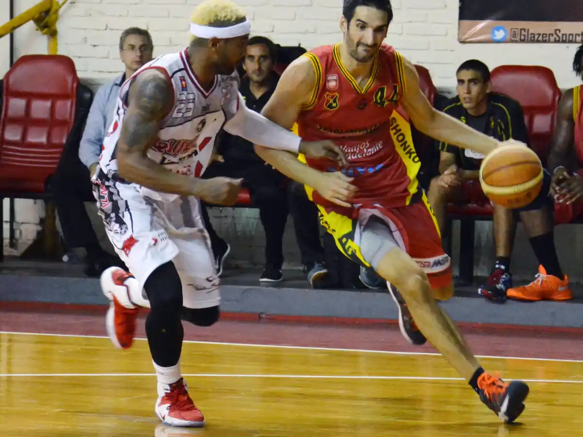 San Martín (C) juega por la Sudamericana