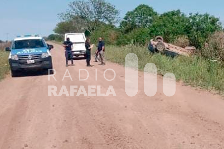 Vuelco en zona rural a 6 kilómetros de la Ruta Provincial 38S: una joven terminó hospitalizada