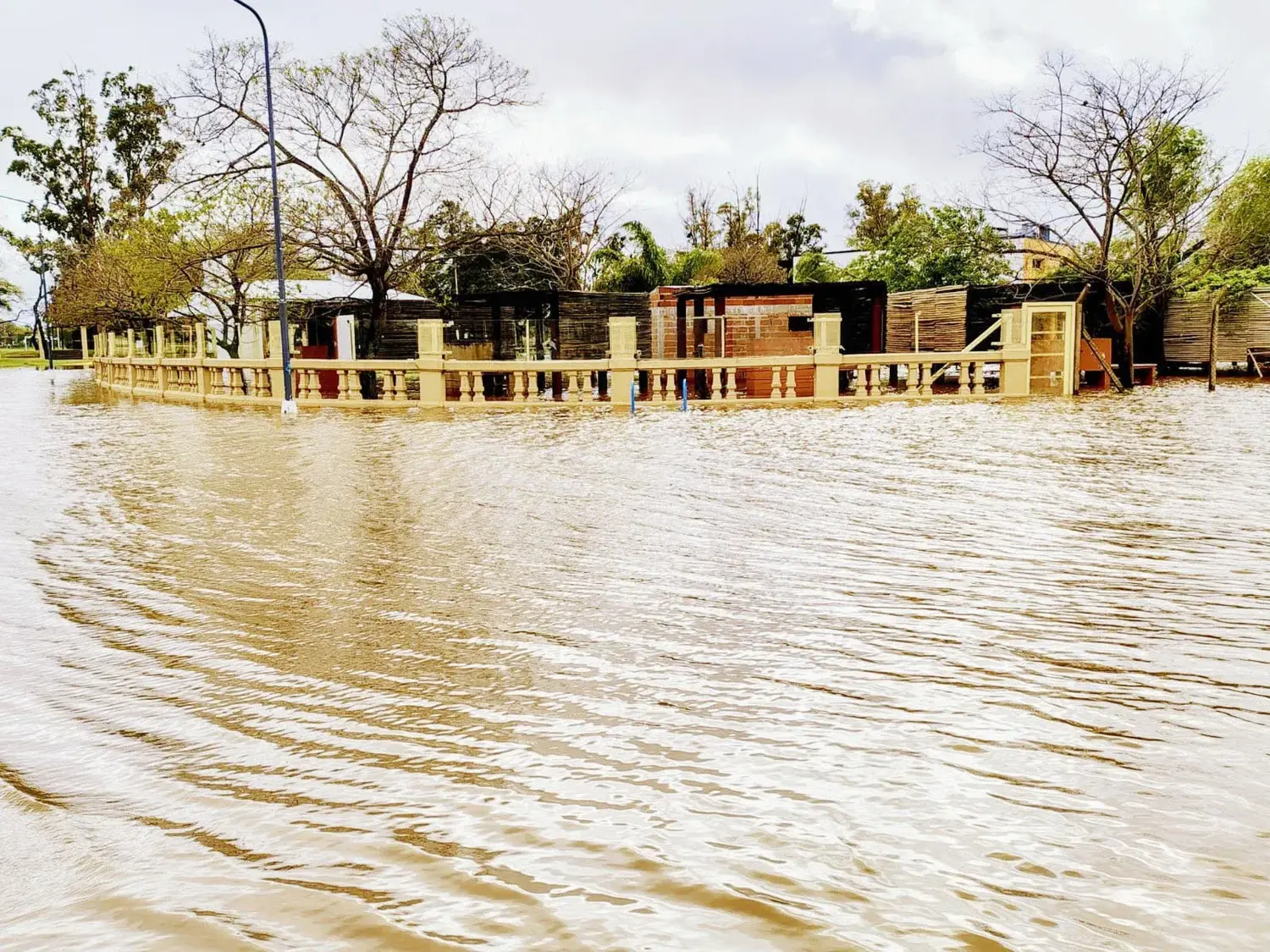 El río Uruguay mantiene una tendencia a la baja frente al puerto de Concordia y no se registraron nuevas evacuaciones