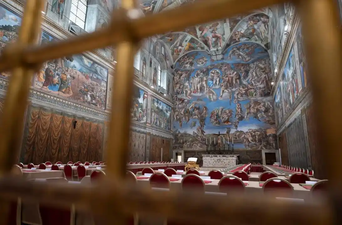 Todo está listo en la Capilla Sixtina para la elección de un nuevo Papa