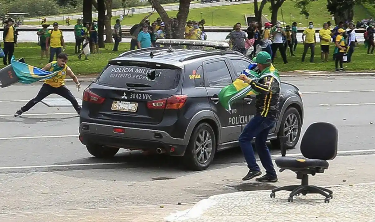 Liberan a 102 detenidos acusados de participar del intento de golpe contra Lula