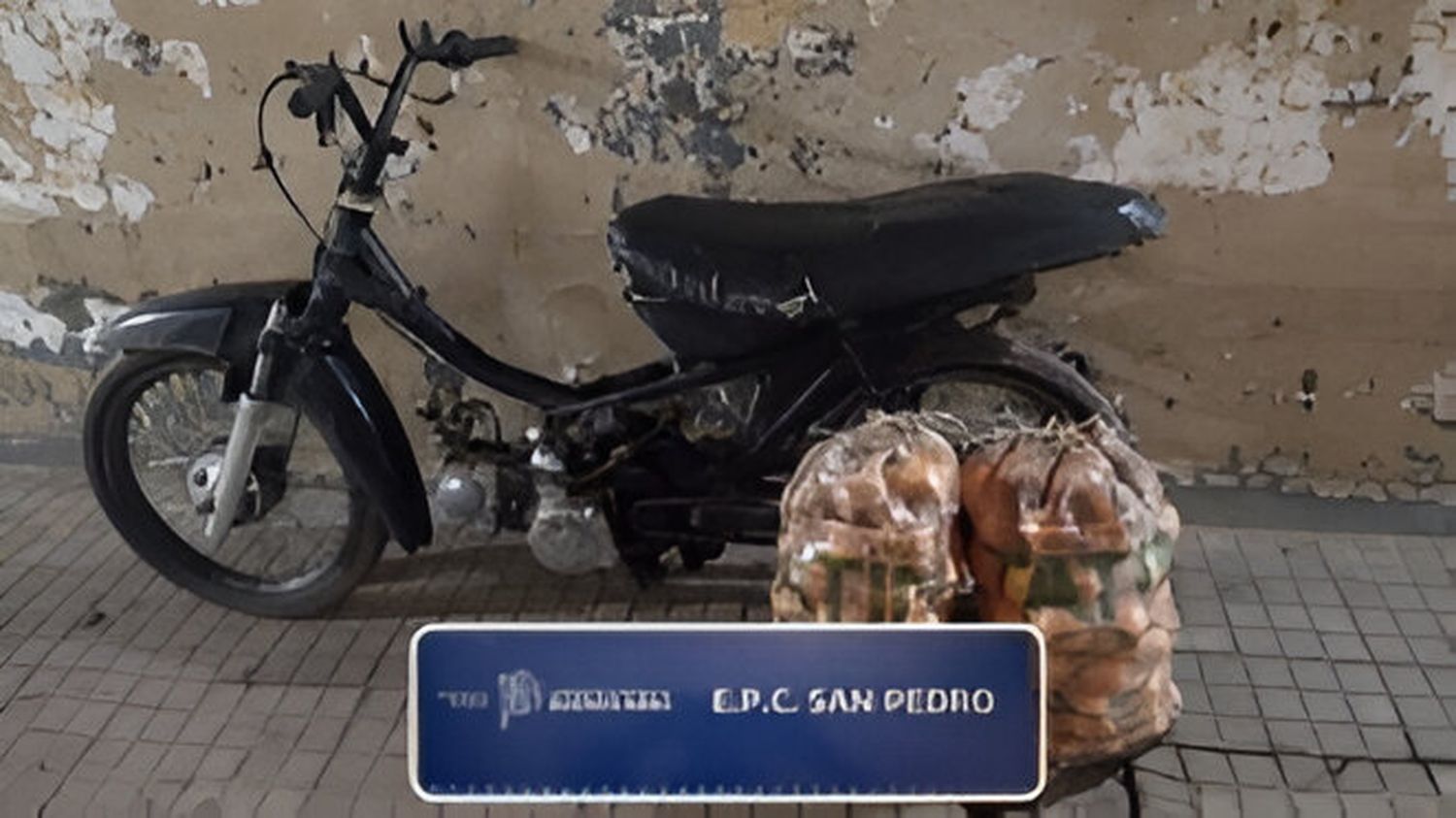 Le robaron la moto a un chico de 12 años: tres detenidos en plena fuga