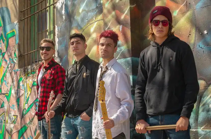 Tesis y Randalls’s se suben al escenario del Teatriz