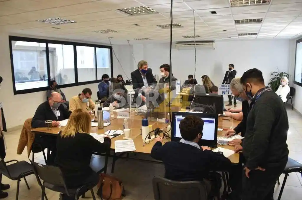 Termina hoy el escrutinio definitivo de las PASO
