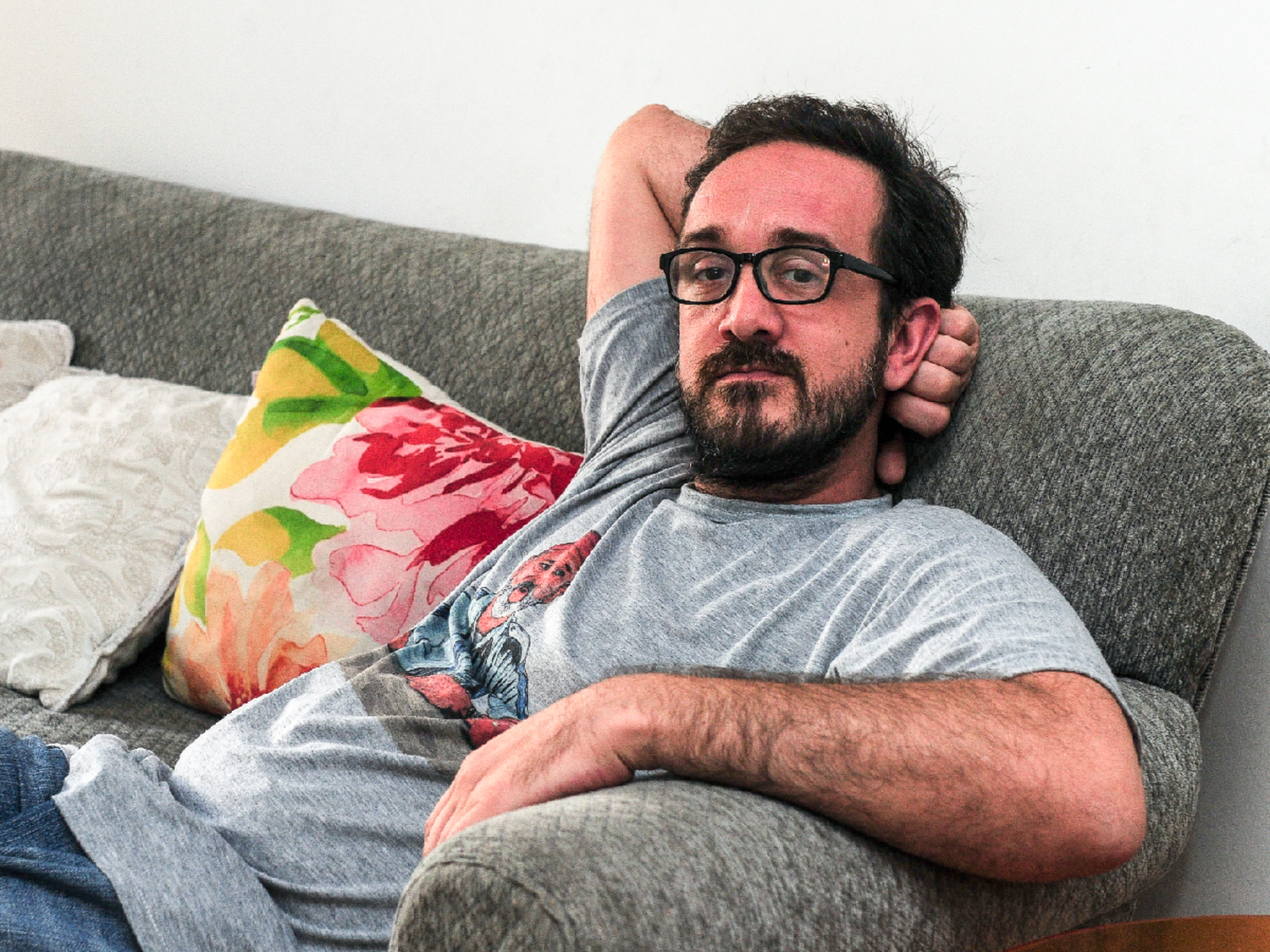 "Todos los adultos somos doblegados por el sistema"