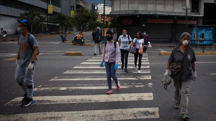 ¡EXPERTOS ALERTAN! Venezuela enfrenta tercera ola de COVID-19 con el sistema de salud en el piso