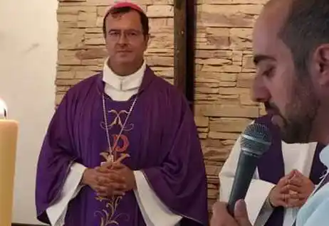 Viene el Obispo