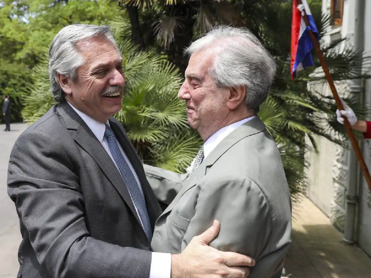 El Gobierno y dirigentes expresaron su dolor tras la muerte de Tabaré Vázquez