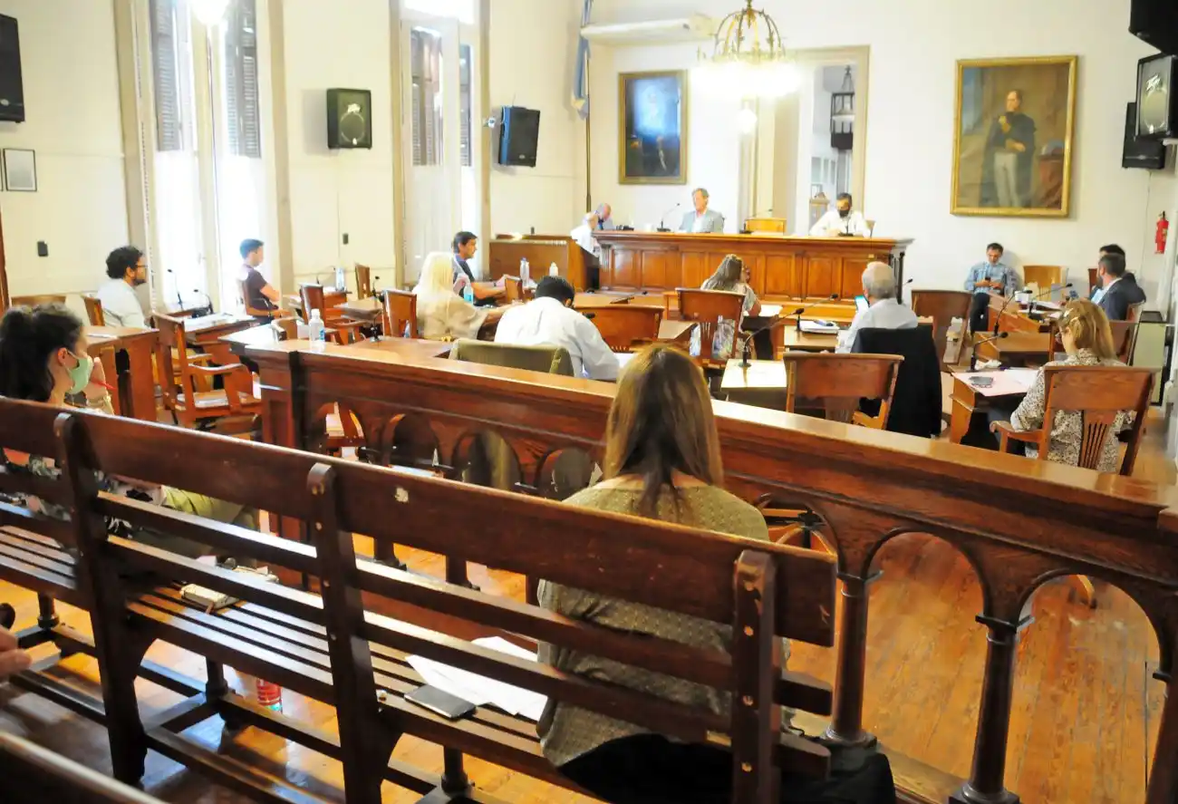 EN VIVO: El Concejo se apresta a votar multas de hasta 2 millones por incumplir normas