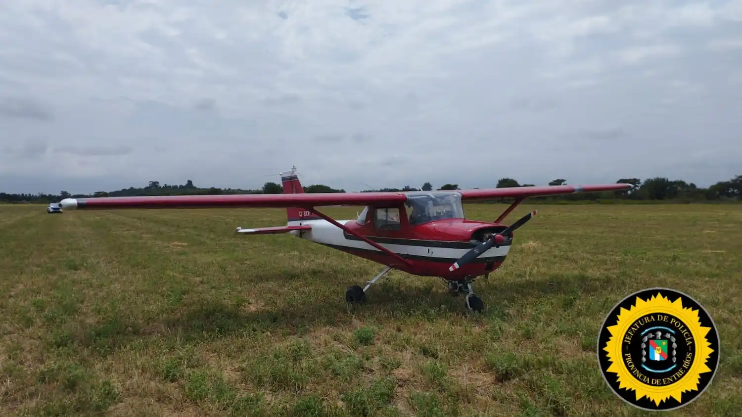 Aterrizaje de emergencia de una avioneta en zona rural de Victoria: no hubo heridos