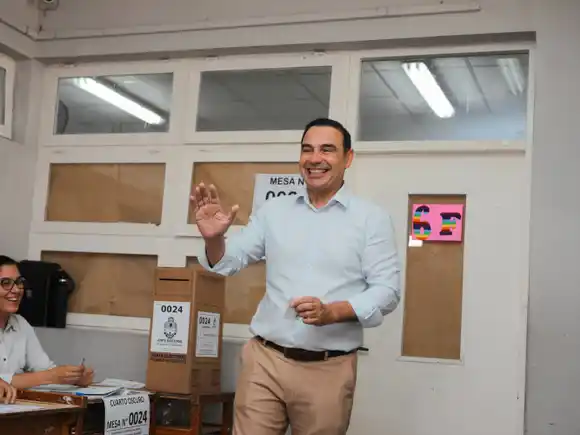 "Seguimos buscando a Loan como a Nisman", dijo el gobernador de Corrientes después de votar