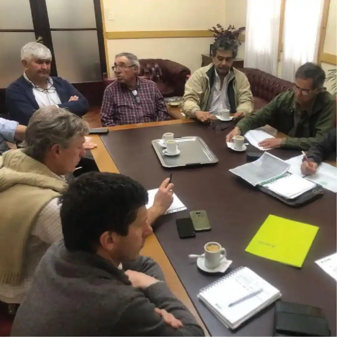 Asociación Rural y Municipio: Comisión de Caminos concretará prueba piloto de mantenimiento en sector a convenir