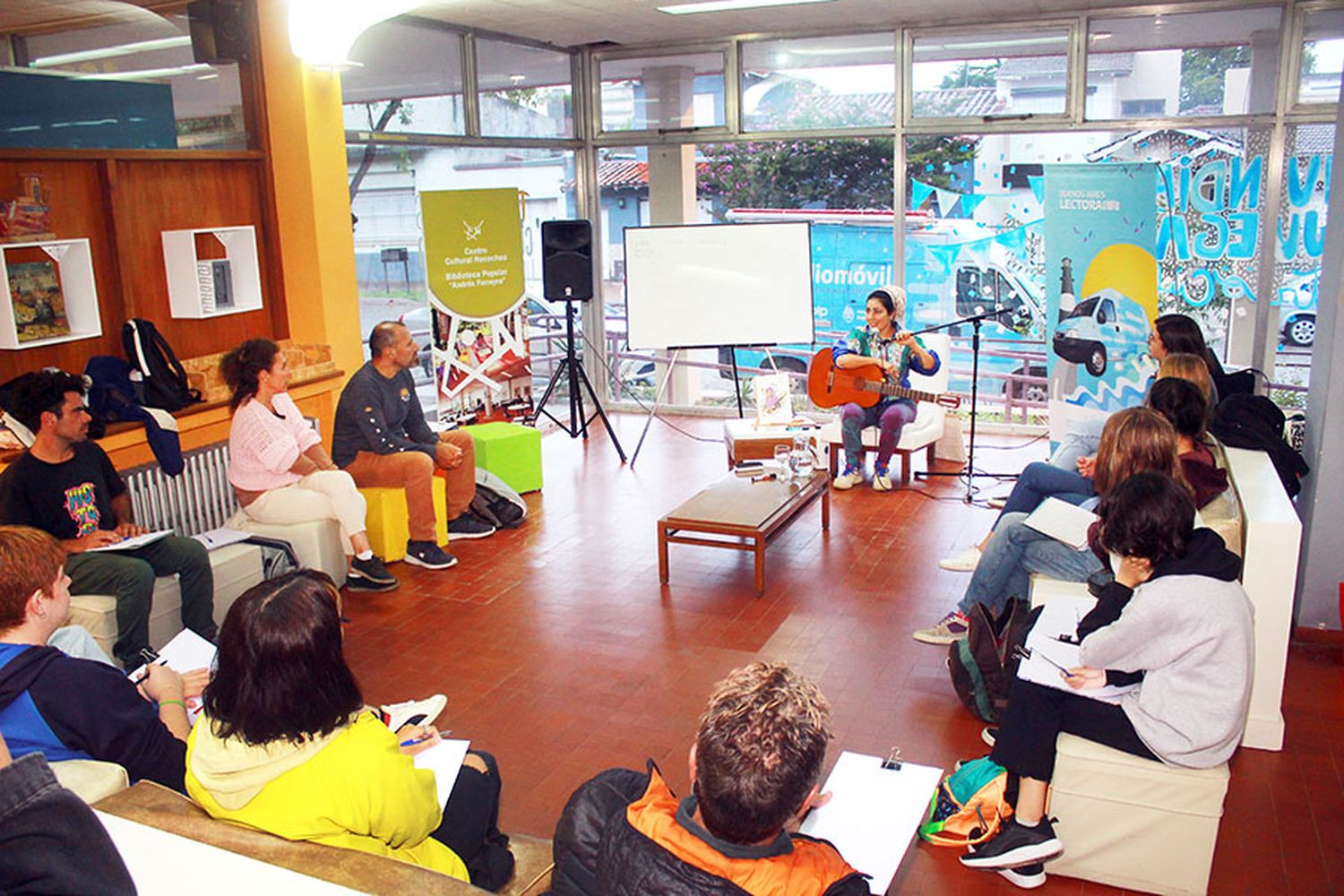 Encuentro, canciones y música con Sofía Viola