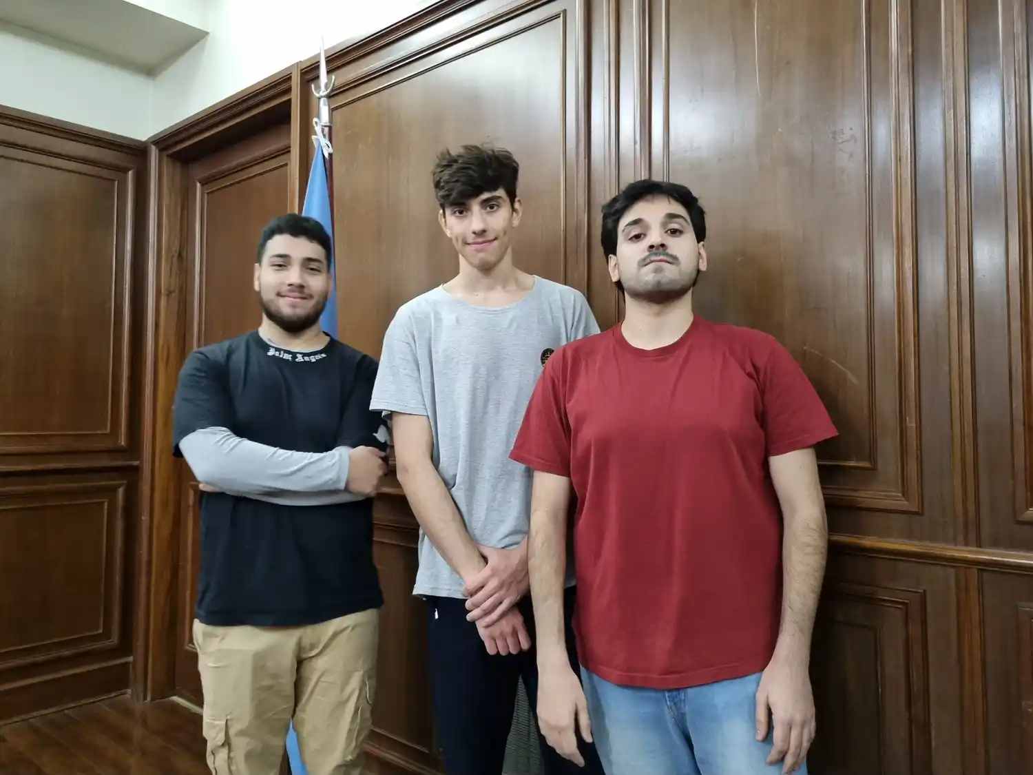 Alejandro, Mateo y Leonel, parte del equipo que proyectará su obra en el Gaumont.
