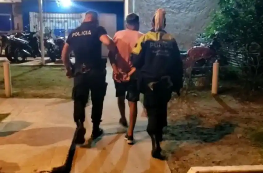 Robaron una rueda, atacaron a la policía y encontraron una moto con pedido de secuestro