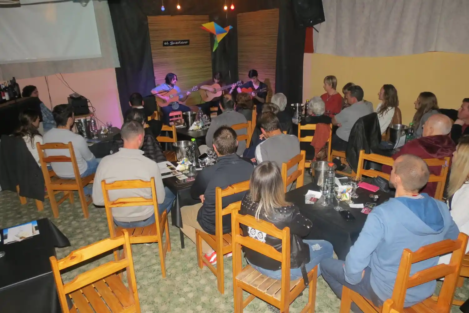 Vuelven las noches de guitarreada participativa