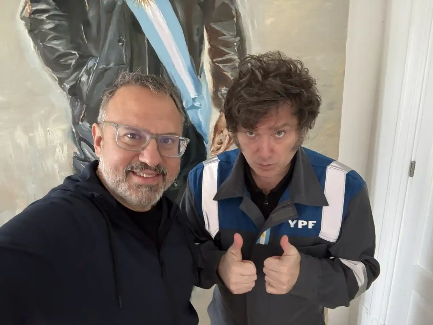 Valenzuela junto a Milei en Olivos