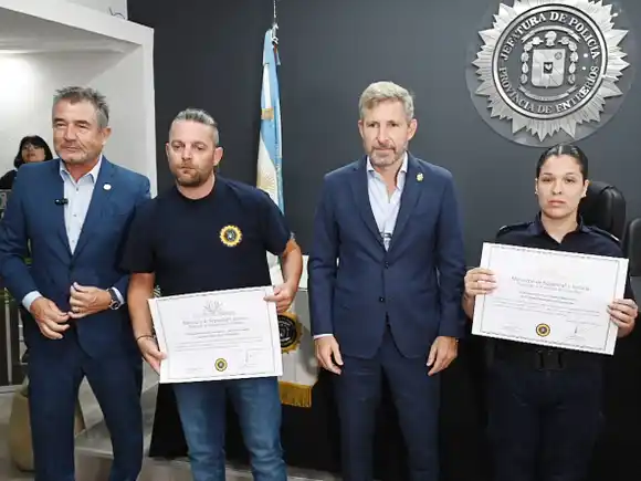 El gobierno reconoció a efectivos policiales por su labor en la aclaración de hechos delictivos
