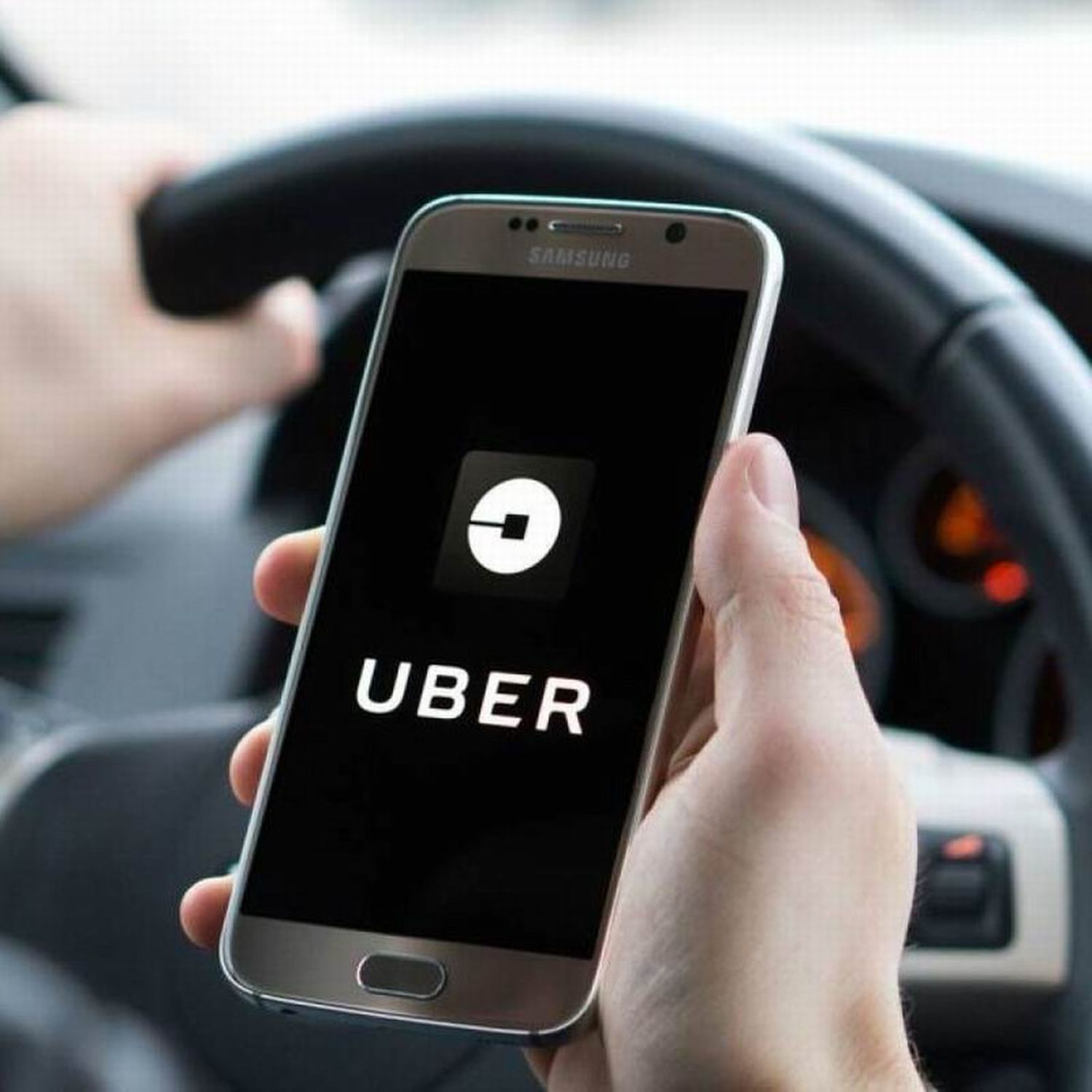 Choferes de Uber deben tener una habilitación municipal para trabajar legalmente