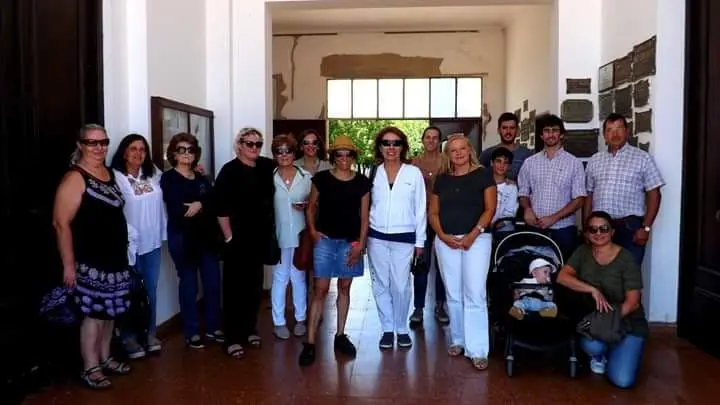 Visita a área histórica del cementerio de Lobería