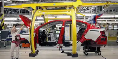 El sector automotor retrocede: la producción de vehículos baja en octubre