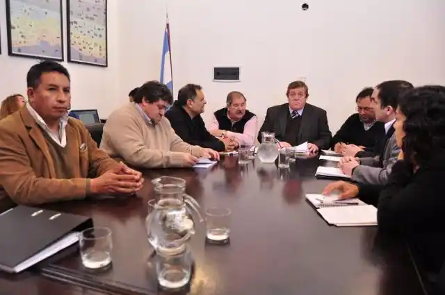 Este lunes el Gobierno y los sindicatos estatales se volverán a reunir para dialogar sobre salarios 