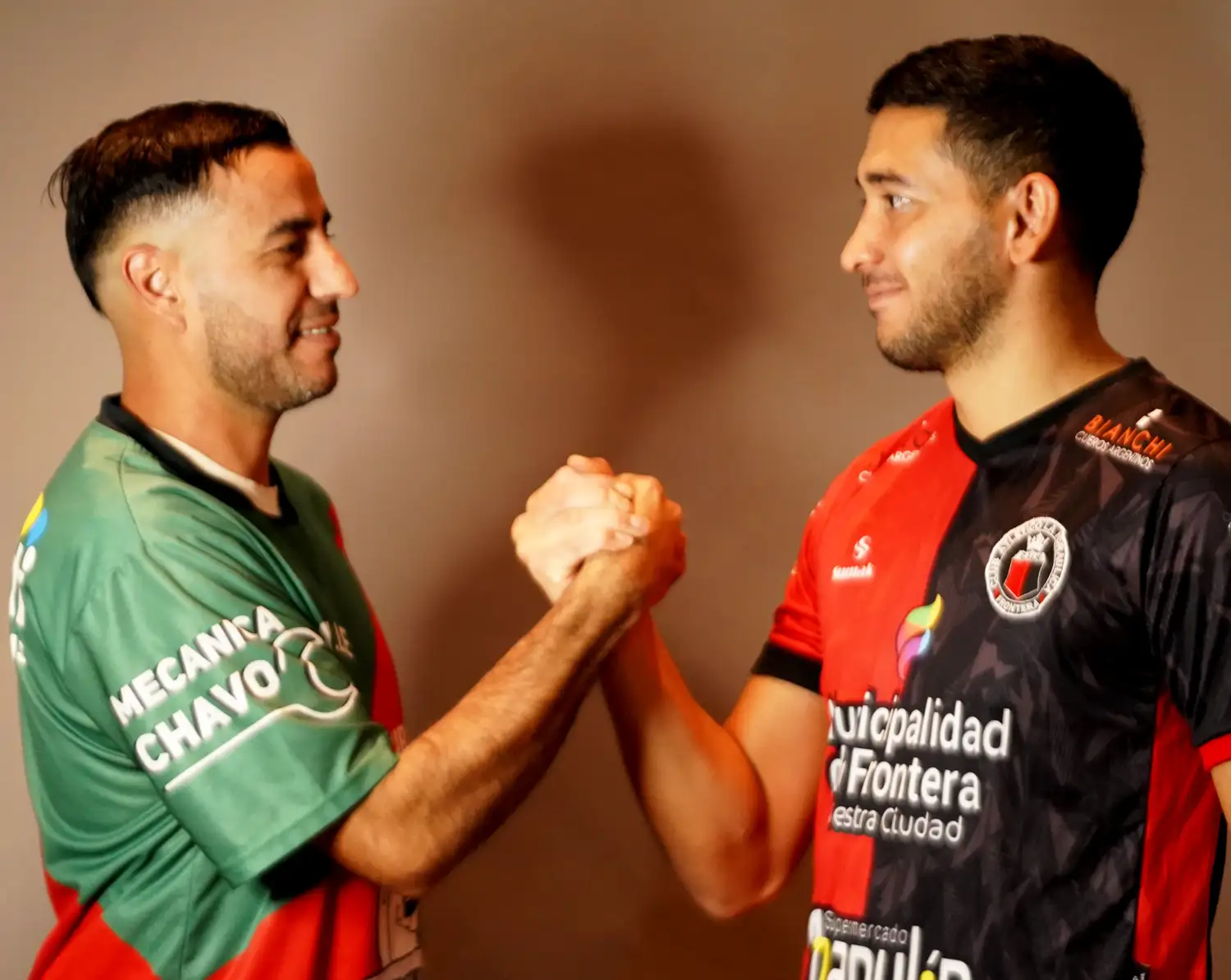 Lucas Piombo y Marcos Pino anhelan que se viva una fiesta futbolística.
