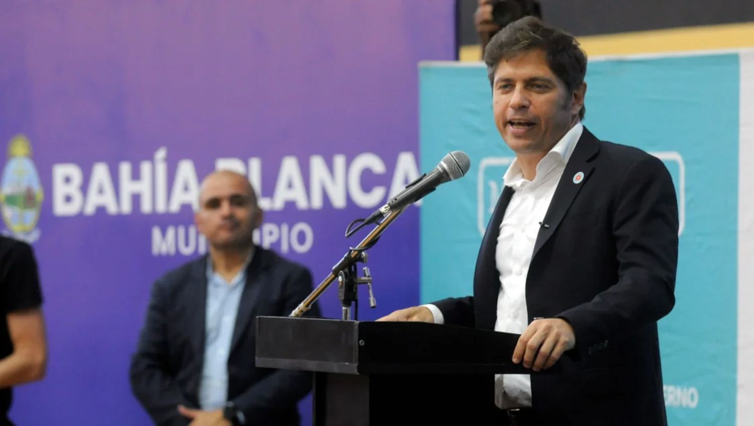 El gobernador durante una de sus últimas visitas a Bahía Blanca. (Pablo Presti - La Nueva.)