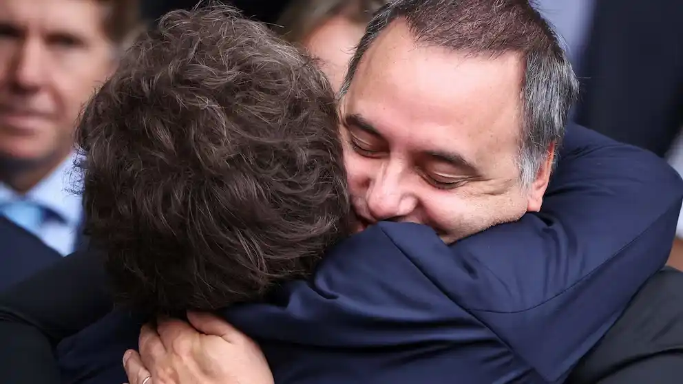 Adorni también hipotecó su departamento en Parque Chacabuco: otras dos mujeres le prestaron USD 100 mil