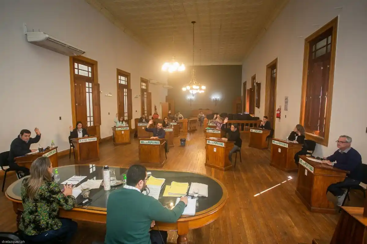 Fuerte cruce entre dos concejales por el sueldo de los funcionarios políticos