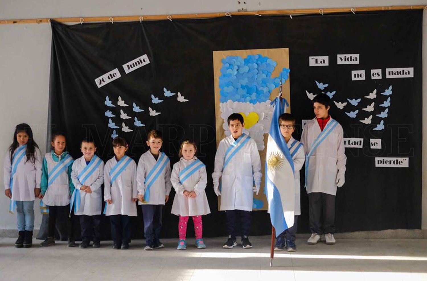 Arroyo participó del acto del Día de la Bandera en la Primaria N°79