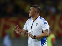 Almirón prueba variantes