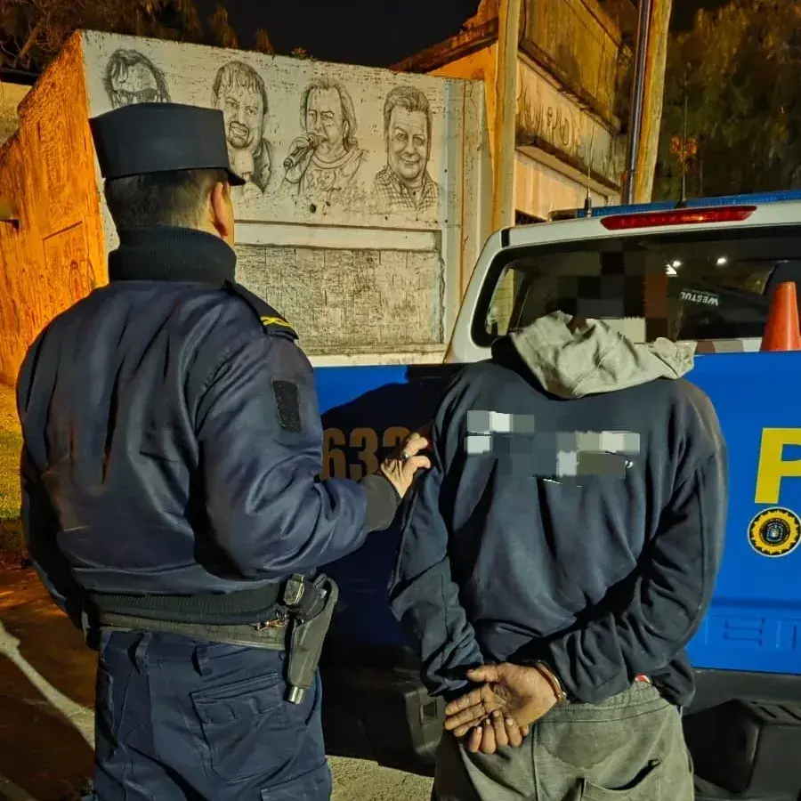 Aprehendieron a un hombre por el hurto de una mochila y recuperaron todos los elementos sustraídos