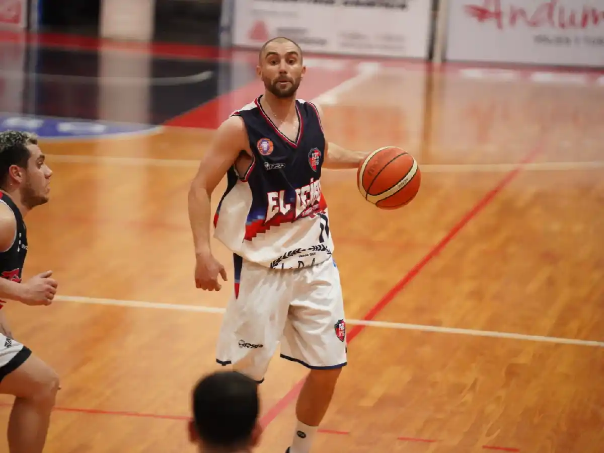 El Ceibo defiende la punta en James Craik