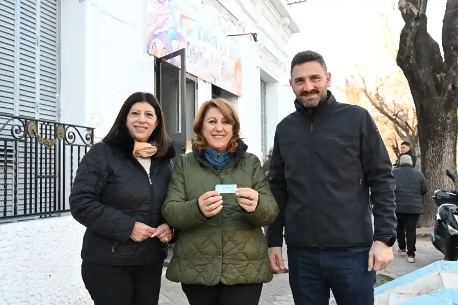 Acompañada de Clara García, Mónica Fein votó en rosario: “Los santafesinos van a expresarse con el corazón puesto en Santa Fe”