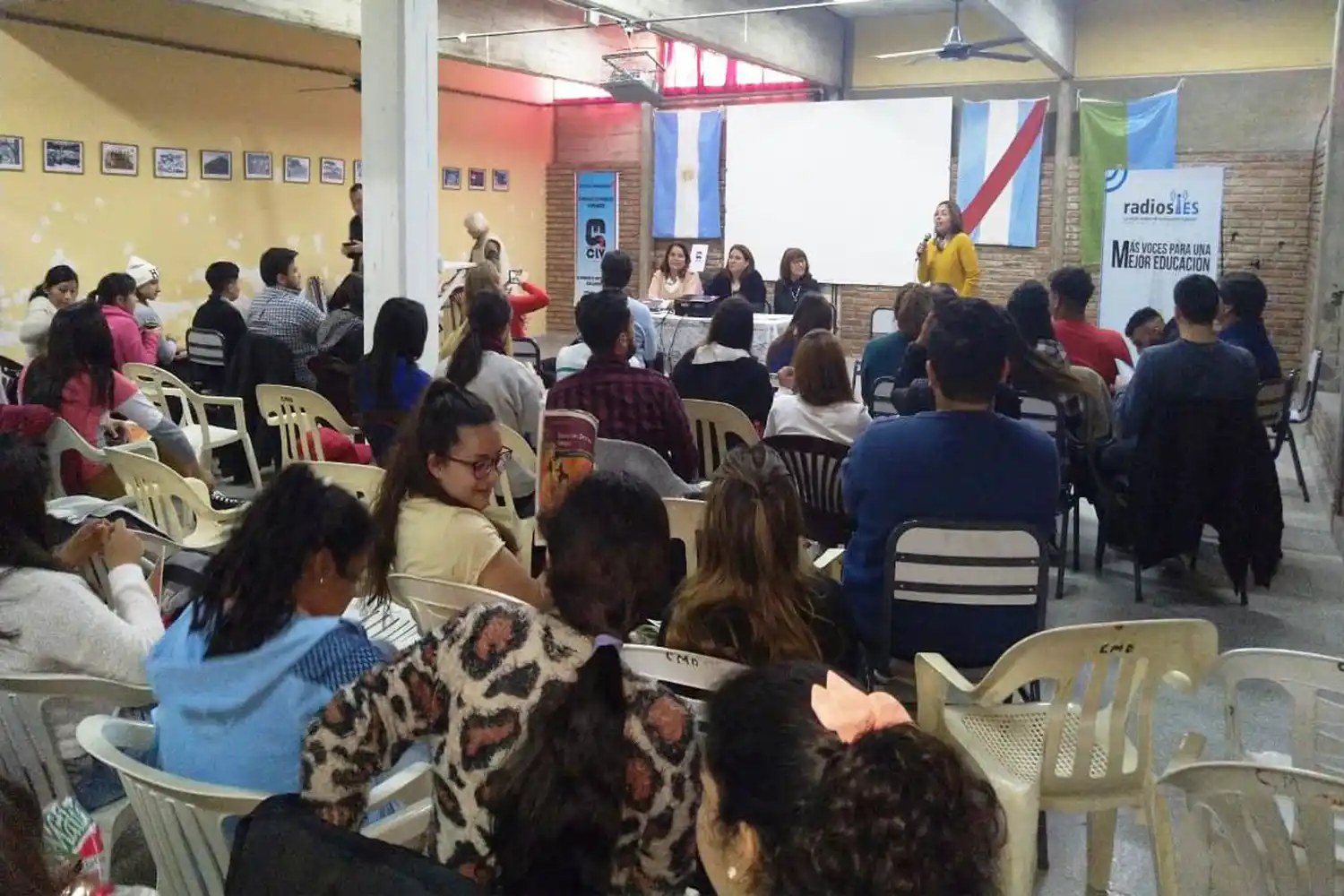 Estudiantes de Educación Superior de Diamante se capacitaron en perspectiva de género y ESI