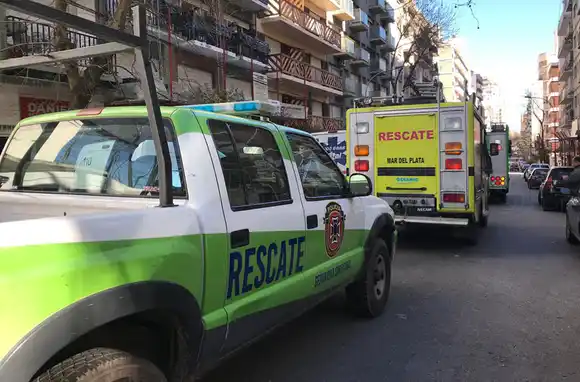Un obrero se descompensó y debió ser rescatado por los bomberos