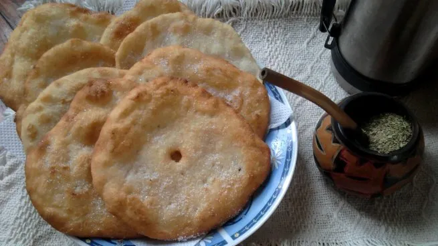Cuánto sale hacer tortas fritas un día lluvioso en Gualeguaychú