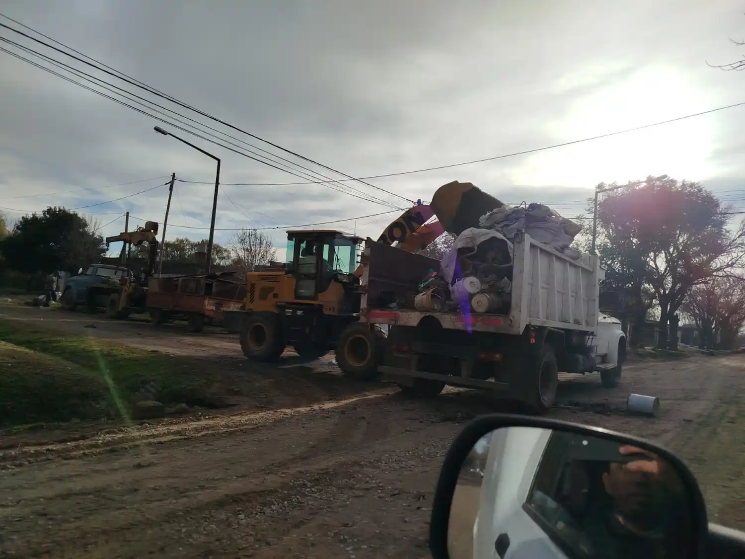 Las máquinas del gobierno local desarrollaron intensas tareas.