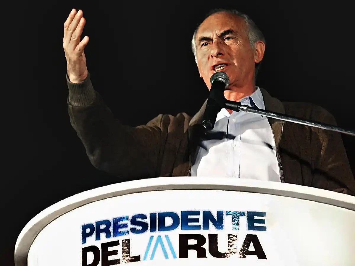 "Dicen que soy aburrido": el spot que llevó a la presidencia a Fernando de la Rúa