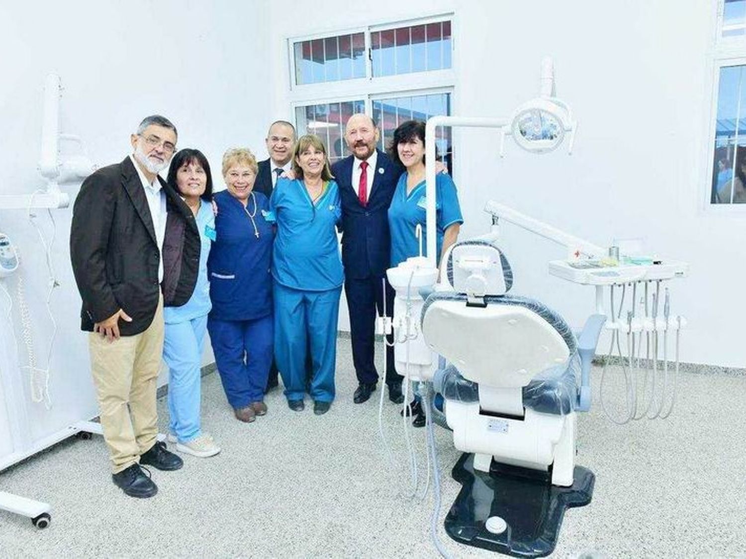 El gobernador inauguró un
centro de salud en Mansilla