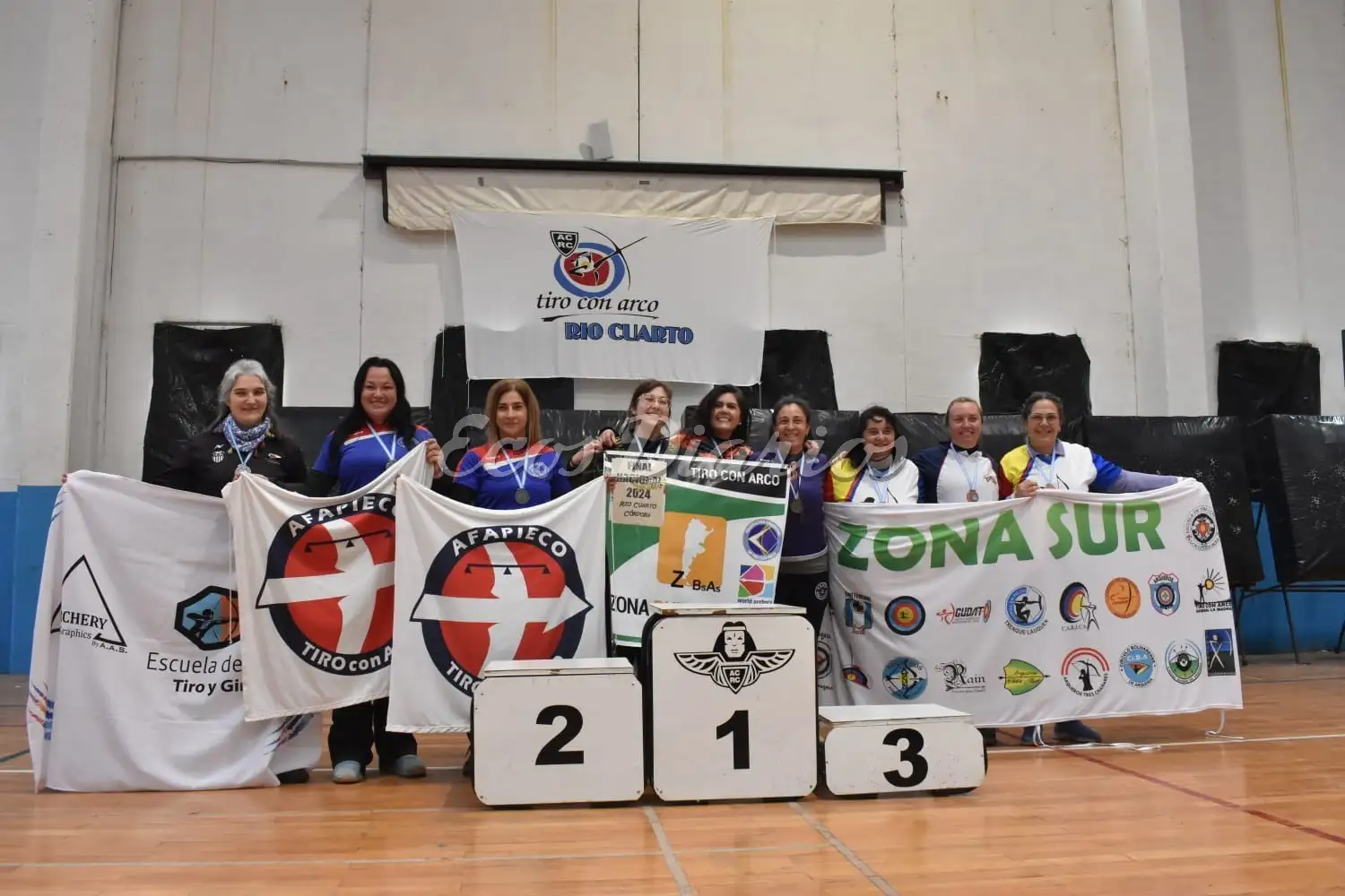 Tercer puesto para el equipo integrado por las arqueras necochenses. Brenda Casanova y Mariana Cedrón