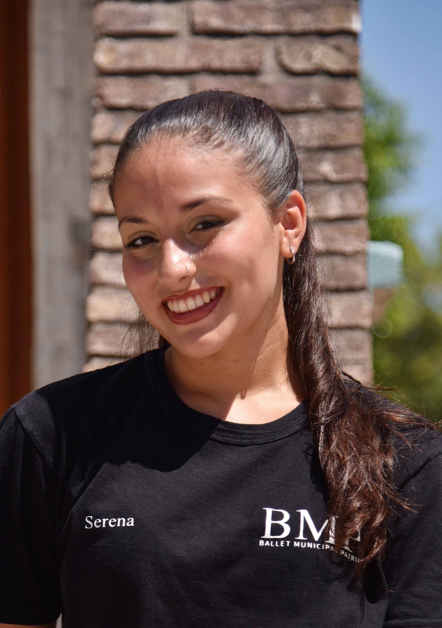 Serena Ludueña, bailarina de ballet Patria, profesora de danzas y estudiante de UTN