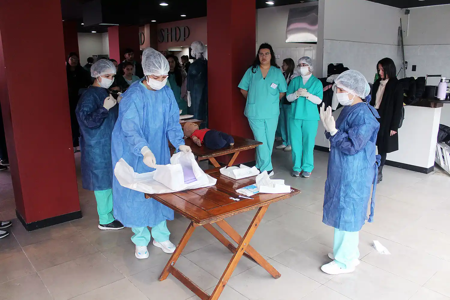 Se realizó jornada estudiantil; hoy, se desarrolla acto de colación